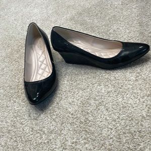 Cole haan black patent 8.5 grand os wedges